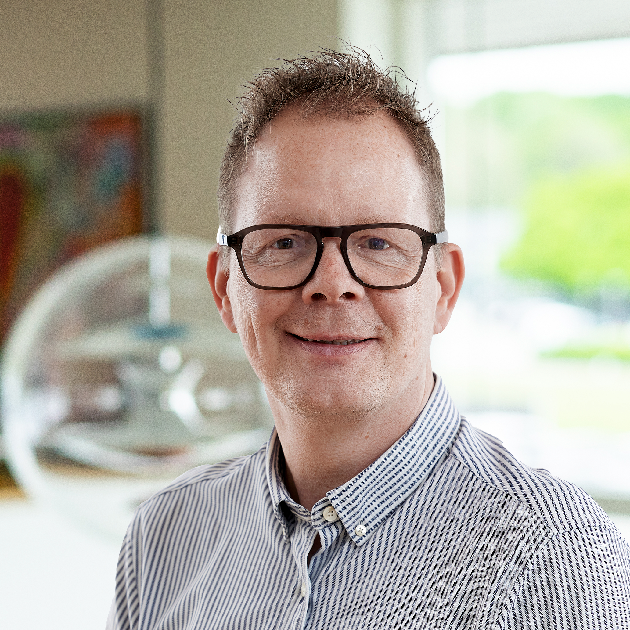 Kontakt 17 MOLAND GROUP MORTEN ANDERSEN med baggrund